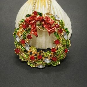 Christmas Wreath Necklace/Brooch
